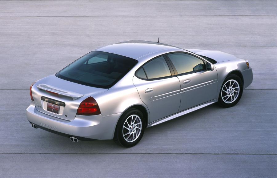  Pontiac Grand Prix 2005 года  (фото 34 из 44)
